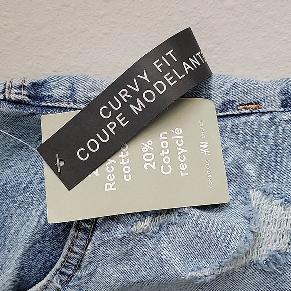 [*3 Items For $20 In Bundle*] Divided H&M high waisted curvy fit shorts - Picture 3 of 7